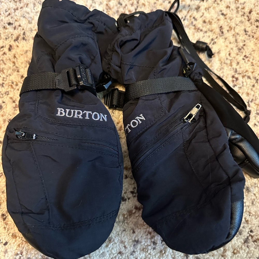 burton snow mittens size